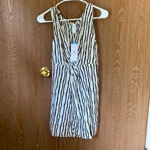 V neck sleeveless dress / cover up